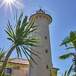 דירה Experience The Breeze In Our Bright Flat ביביונה