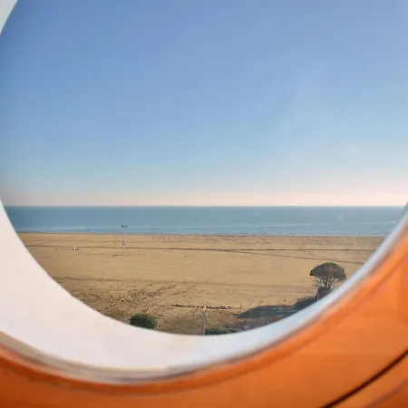 Experience The Breeze In Our Bright Flat Appartement *
